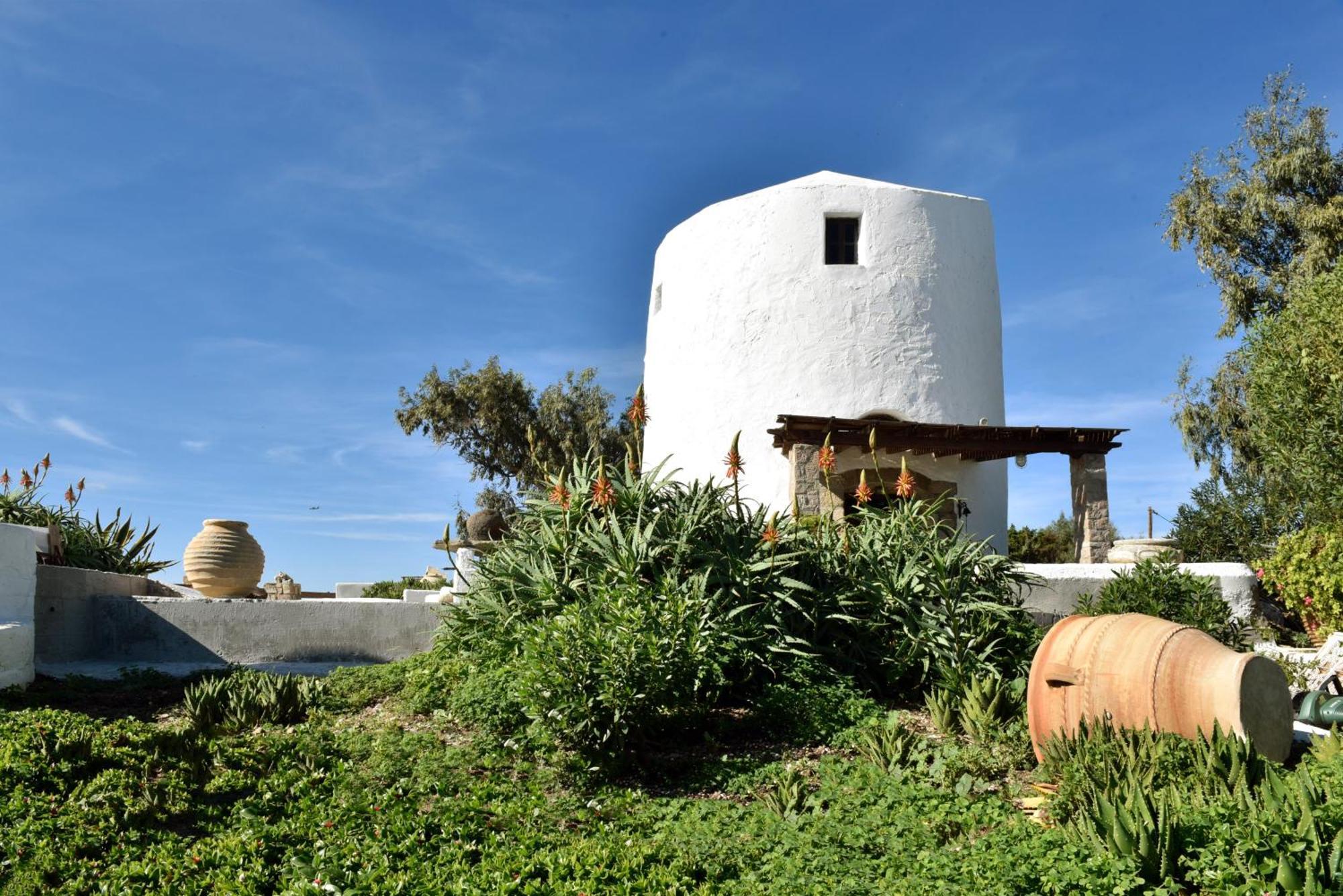 Anastasia'S Windmill And Anastasia'S Studio Plaka  Exterior photo