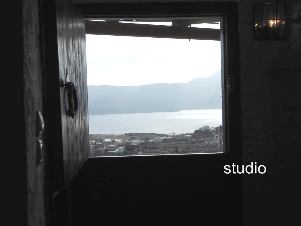 Anastasia'S Windmill And Anastasia'S Studio Plaka  Exterior photo